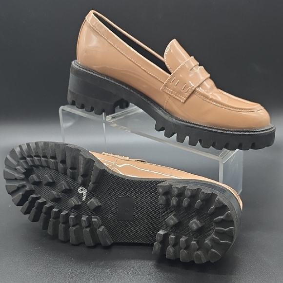 AEROSOLES | Women's | Tan and Black | Loafers | Size 8M | Minor Scuffs - Picture 3 of 10